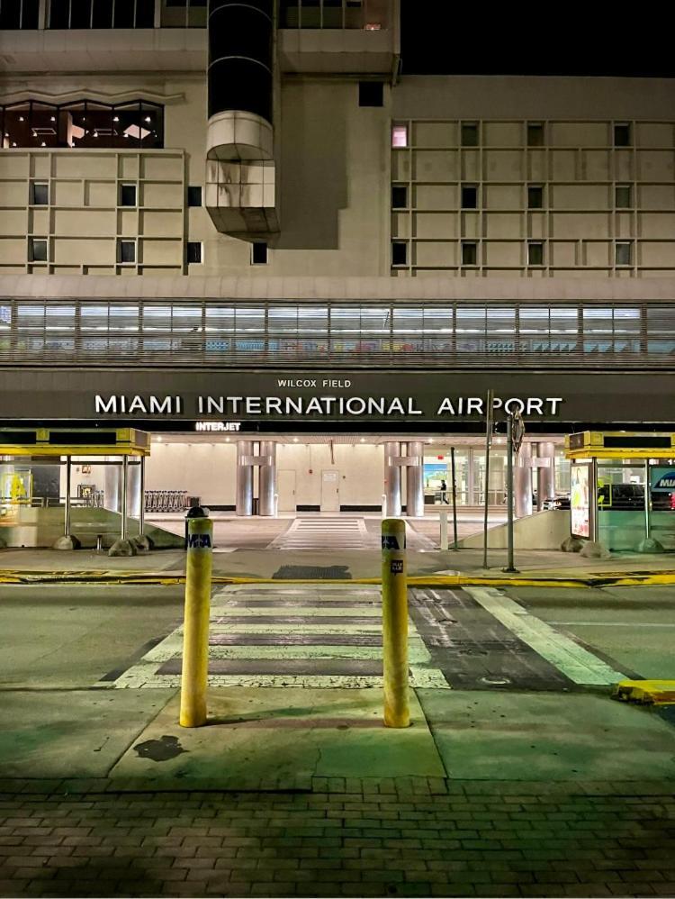 Private Room Near Miami Airport - Free Parking - 01 المظهر الخارجي الصورة